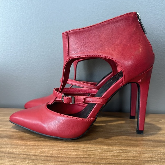 Le Chateau Burgundy Red Heels - Picture 2 of 5